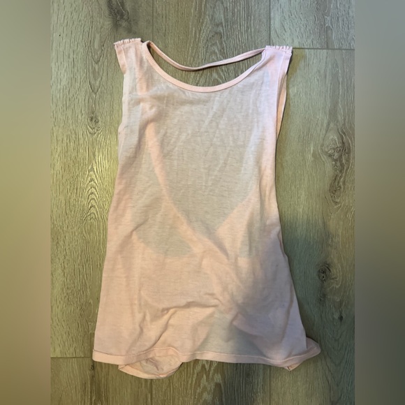 Cute athletic tank - Picture 1 of 2